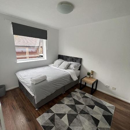 Canary Wharf Haven - Spacious & Homely Entire 1 Bedroom Flat Londra Dış mekan fotoğraf