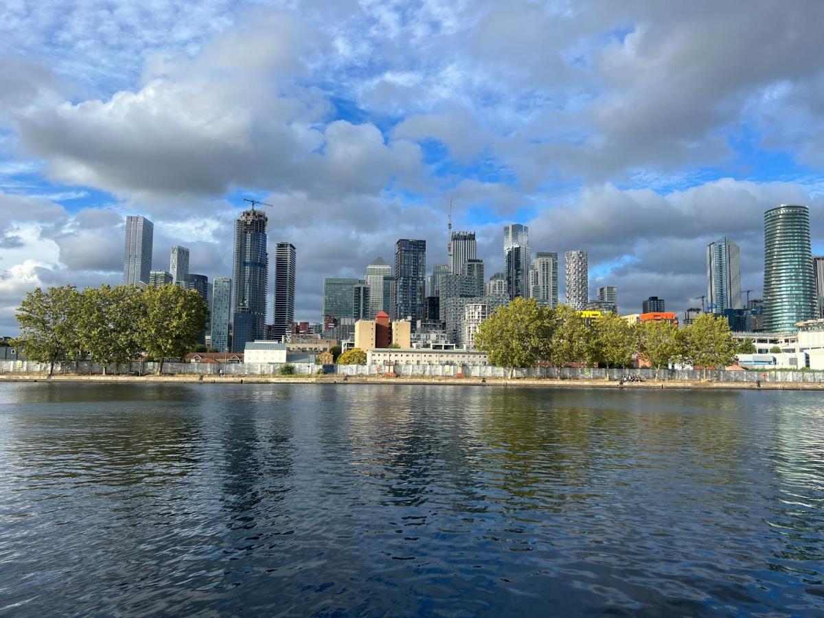 Canary Wharf Haven - Spacious & Homely Entire 1 Bedroom Flat Londra Dış mekan fotoğraf