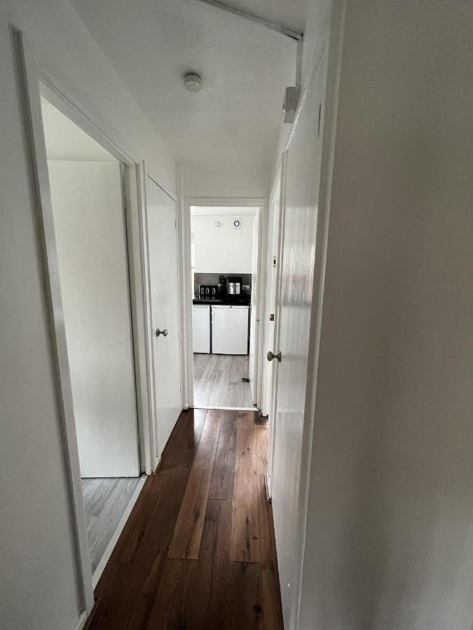Canary Wharf Haven - Spacious & Homely Entire 1 Bedroom Flat Londra Dış mekan fotoğraf