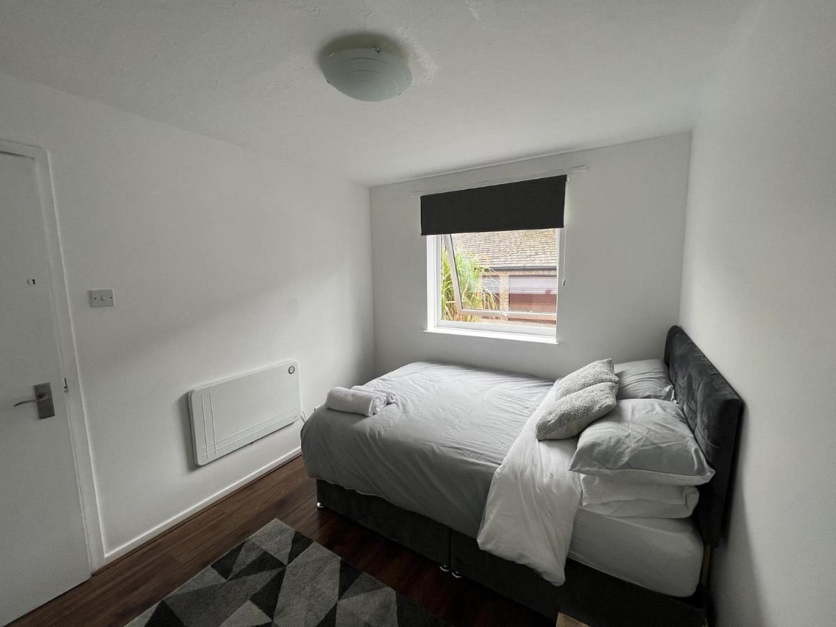 Canary Wharf Haven - Spacious & Homely Entire 1 Bedroom Flat Londra Dış mekan fotoğraf
