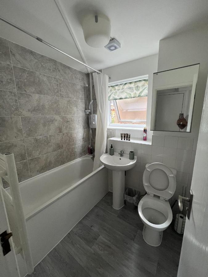 Canary Wharf Haven - Spacious & Homely Entire 1 Bedroom Flat Londra Dış mekan fotoğraf
