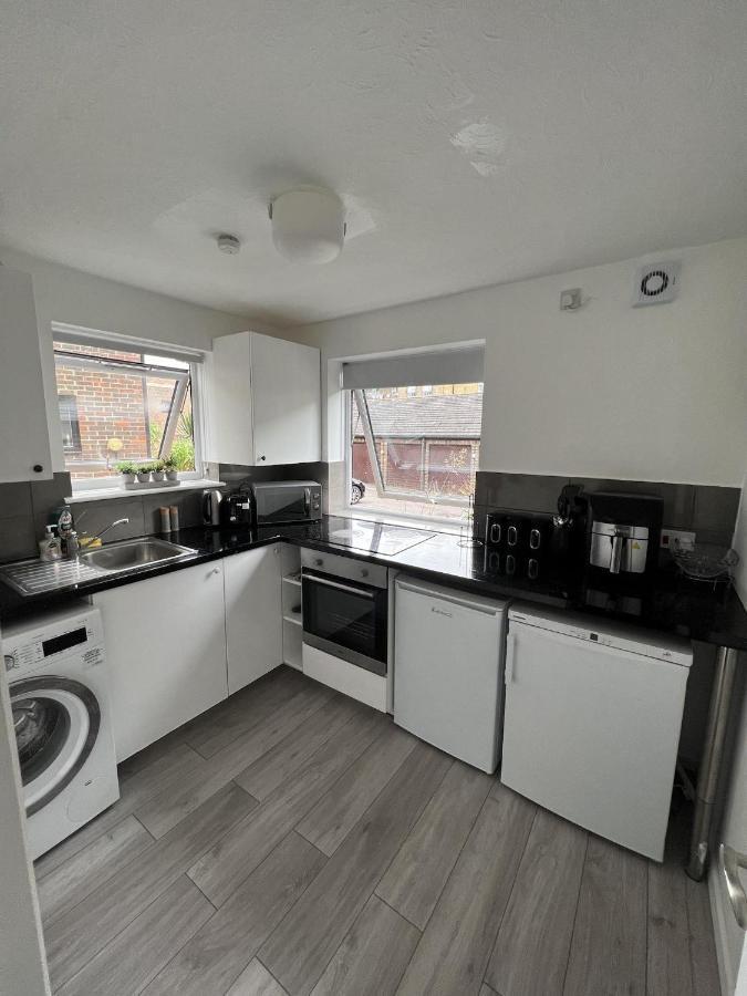 Canary Wharf Haven - Spacious & Homely Entire 1 Bedroom Flat Londra Dış mekan fotoğraf